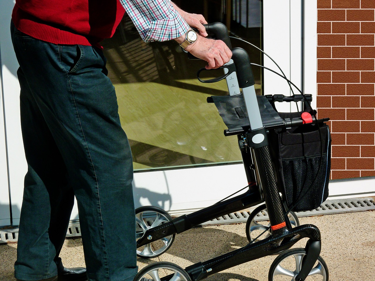 rollator, old, retirement home